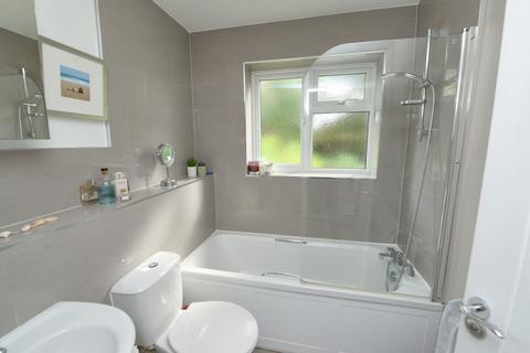 15 Britten Close, Ash, Aldershot, GU12 6LS