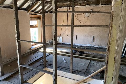 5 Ty Segur, Neath, SA11 1YN