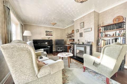 9 Hermitage Close, Claygate, Esher, KT10 0HH