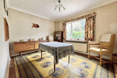9 Hermitage Close, Claygate, Esher, KT10 0HH