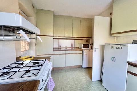 9 Hermitage Close, Claygate, Esher, KT10 0HH