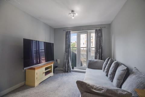 1 bedroom ground floor flat for sale, Aspects Court, Slough