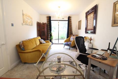 31 Lippitts Hill, Luton, LU2 7YN