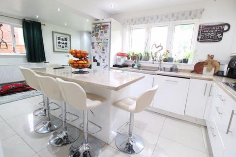 31 Lippitts Hill, Luton, LU2 7YN