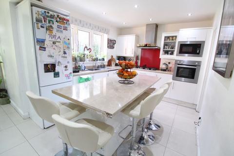 31 Lippitts Hill, Luton, LU2 7YN