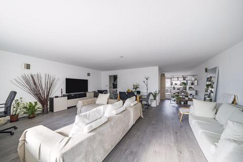 Albert Road, London, E16