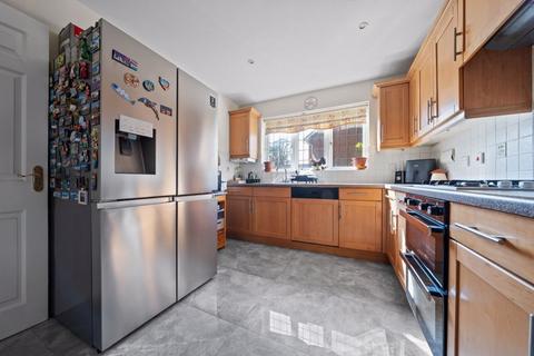 3 Kenny Drive, Carshalton, SM5 4PH