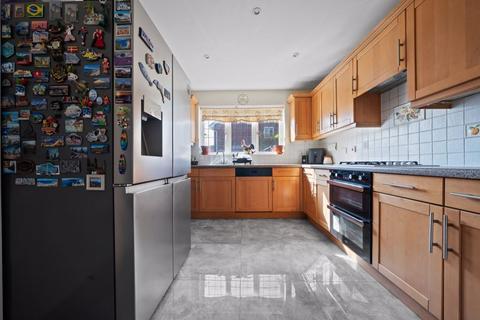 3 Kenny Drive, Carshalton, SM5 4PH