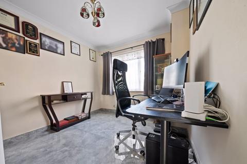 3 Kenny Drive, Carshalton, SM5 4PH