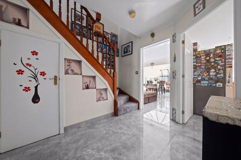 3 Kenny Drive, Carshalton, SM5 4PH
