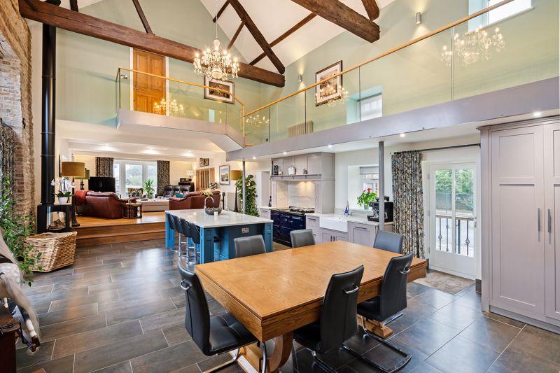 Main Kitchen/Family