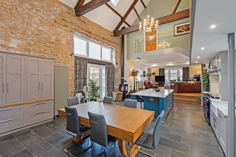 Main Kitchen/Family
