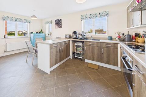 3 bedroom detached house for sale, Pardoe Drive, Pershore