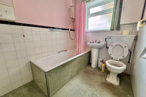2 bedroom detached bungalow for sale, Cranleigh Gardens, Southbourne