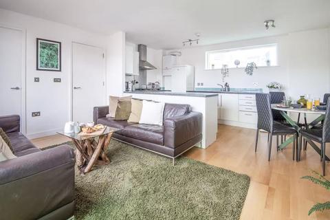 2 bedroom apartment for sale, Kings Arms Court, London, E1