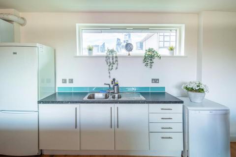 2 bedroom apartment for sale, Kings Arms Court, London, E1