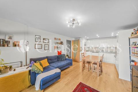 2 bedroom flat for sale, Houblon Apartments, Tyne Street, Aldgate, London, E1