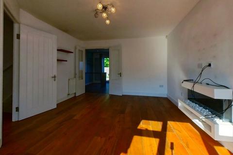 3 bedroom semi-detached house to rent, Chirmorie Crescent, Glasgow, G53