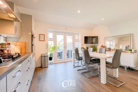 26 Taylor Way, Lichfield, WS13 6US