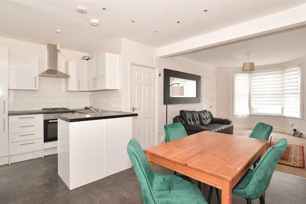Kitchen/Dining Area
