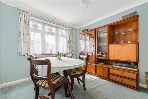 111 Oregon Square, Orpington, BR6 8BE