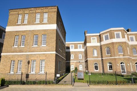 3 bedroom flat for sale, Clerkenwell House, Hilda Road, Southall, UB2 4FP