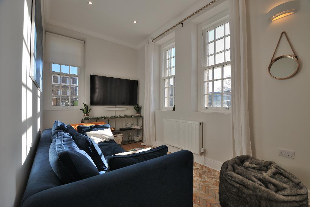 Double-Aspect Living Area