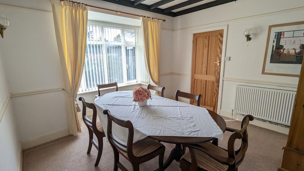 Dining room/bedroom