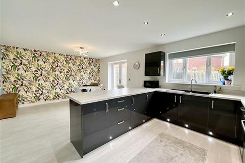 4 bedroom detached house for sale, Fairfields Chase, Aston, Sheffield, S26 2HA