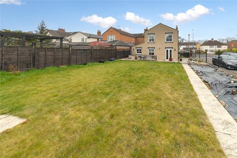 5 bedroom end of terrace house for sale, Wolverton Road, Newport Pagnell, Buckinghamshire, MK16
