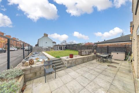 5 bedroom end of terrace house for sale, Wolverton Road, Newport Pagnell, Buckinghamshire, MK16