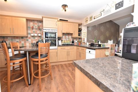 4 bedroom semi-detached house for sale, Templegate Avenue, Leeds, West Yorkshire