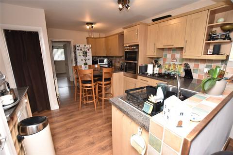 4 bedroom semi-detached house for sale, Templegate Avenue, Leeds, West Yorkshire