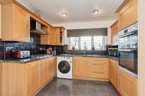 3 bedroom detached house for sale, Champion Avenue, West Yorkshire WF10