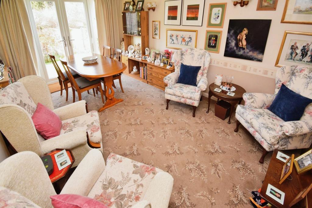 Living/Dining Room