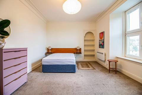 3 bedroom flat to rent, Pitfour Street, Angus DD2