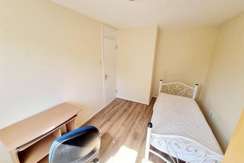 4 bedroom terraced house for sale, Warwick Court, Leicestershire LE11
