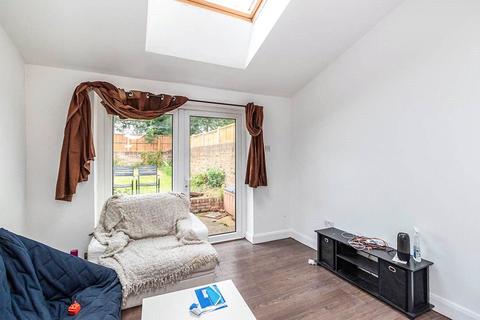 5 bedroom semi-detached house to rent, Robin Hood Way, London SW15