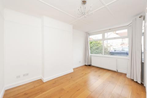 29 Fernside Avenue, Feltham, TW13 7BJ