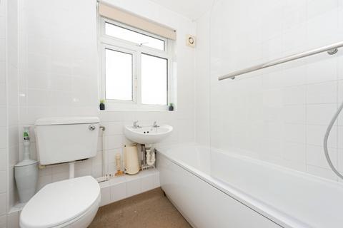29 Fernside Avenue, Feltham, TW13 7BJ
