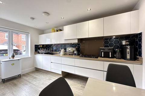 9 Battle Grove, Pontefract, WF8 4GF
