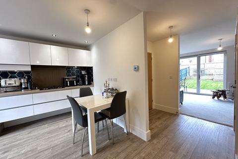 9 Battle Grove, Pontefract, WF8 4GF