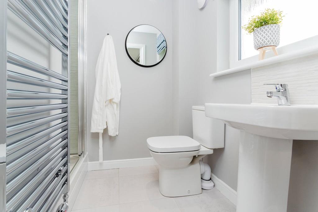 An en suite away from the family