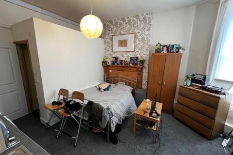 undefined, Bristol BS6