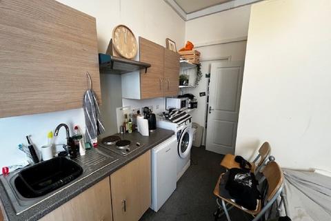 undefined, Bristol BS6