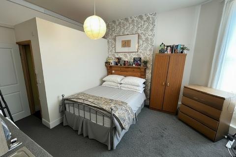 undefined, Bristol BS6