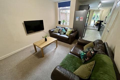 6 bedroom house to rent, Birmingham B29