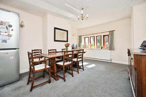 4 Waterloo Crescent, Bradford, BD10 0NQ