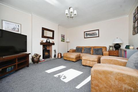 4 Waterloo Crescent, Bradford, BD10 0NQ