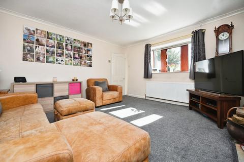 4 Waterloo Crescent, Bradford, BD10 0NQ